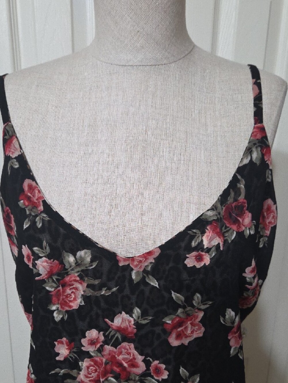 White House Black Market Reversible Tank. - Picture 5 of 6